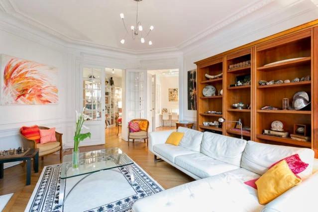 Charming Bedroom Paris Exterior photo